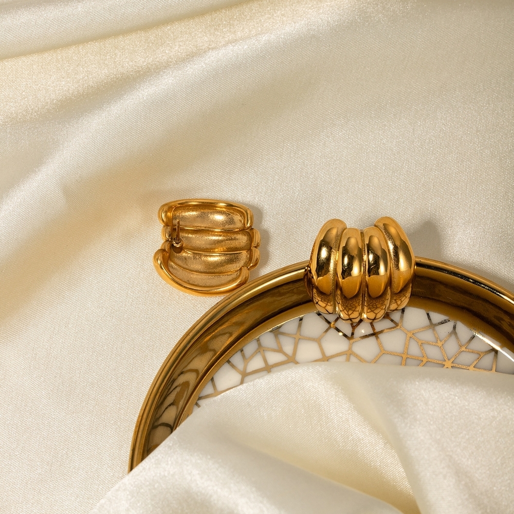 Elegant Gold Ring Set